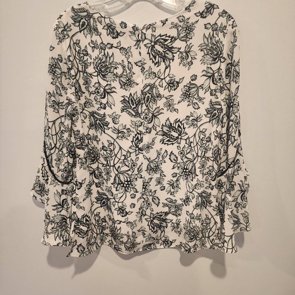 WHBM Flounce-sleeve Blouse, Size 6, EUC - Picture 8 of 8